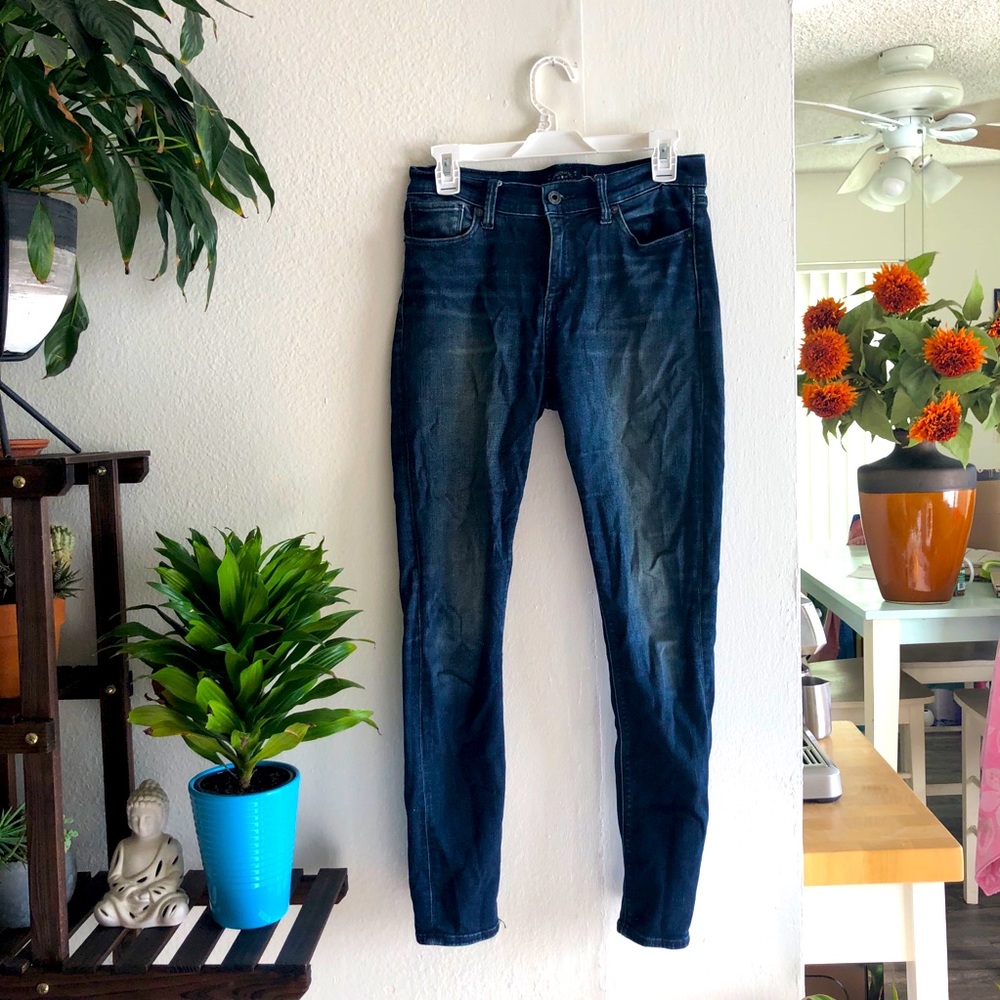 EUC Lucky Brand Brooke Legging Jean